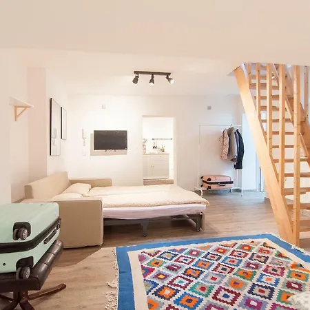 Centrum Suites Apartment *